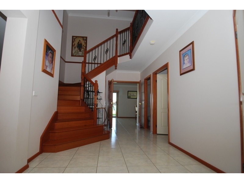 Edensor Park NSW 2176