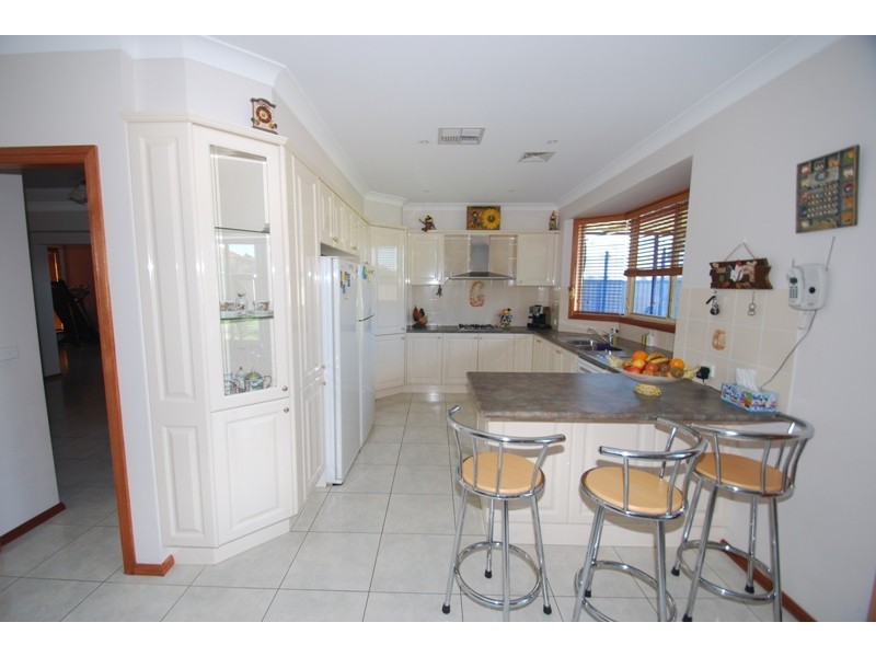 Edensor Park NSW 2176