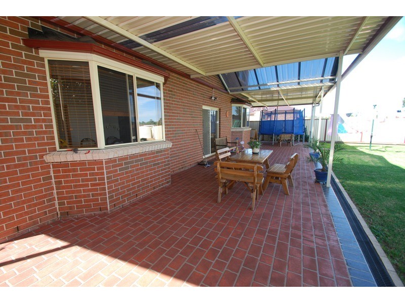 Edensor Park NSW 2176