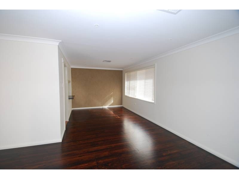 3 Cowan Place, Prairiewood NSW 2176