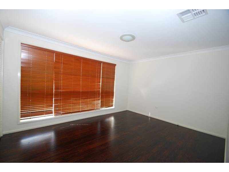 3 Cowan Place, Prairiewood NSW 2176