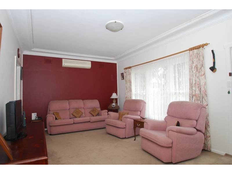 22 William Street, Lurnea NSW 2170