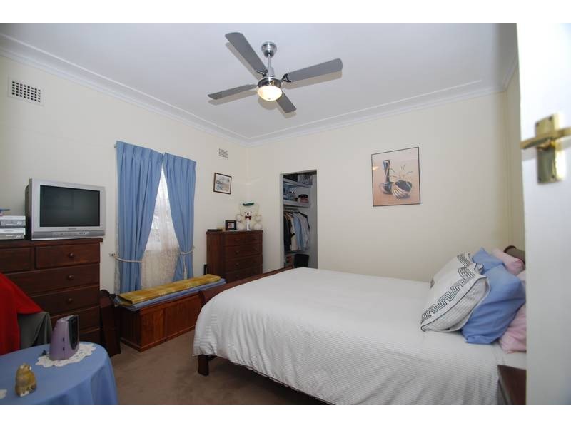 22 William Street, Lurnea NSW 2170