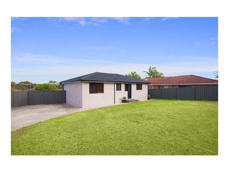 Edensor Park NSW 2176