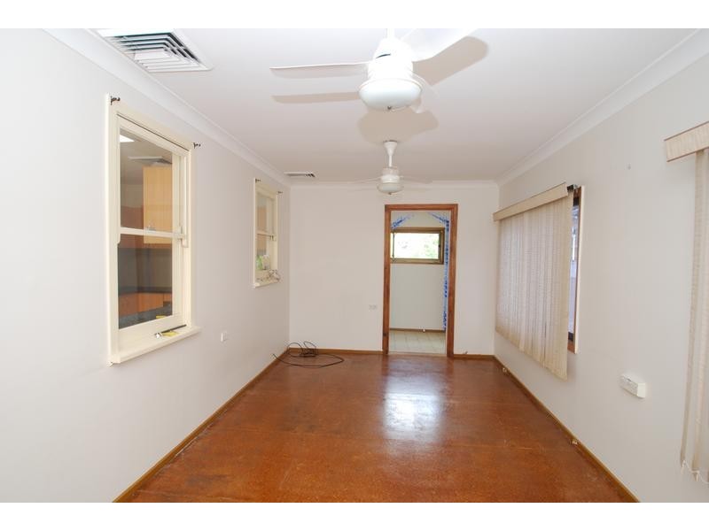 125 Maxwells Ave, Sadleir NSW 2168