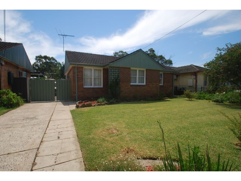 17 CHARTER STREET, Sadleir NSW 2168