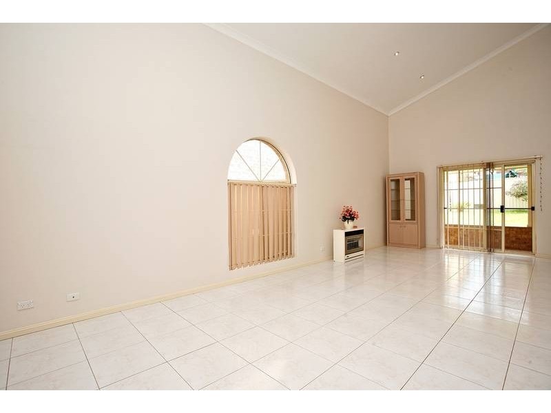 Edensor Park NSW 2176