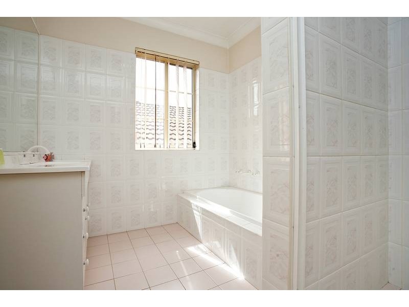 Edensor Park NSW 2176