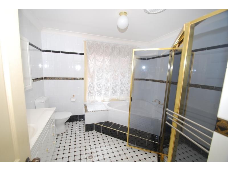 74 Ingham Drive, Casula NSW 2170