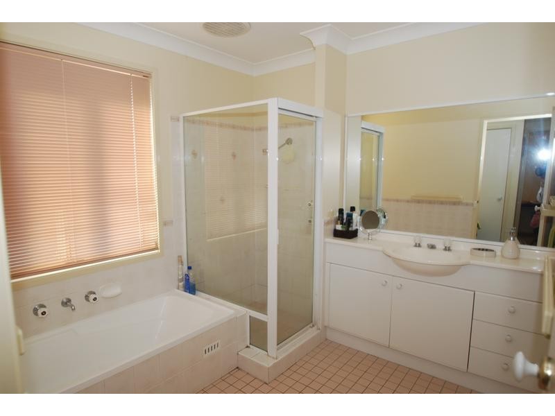 Wattle Grove NSW 2173
