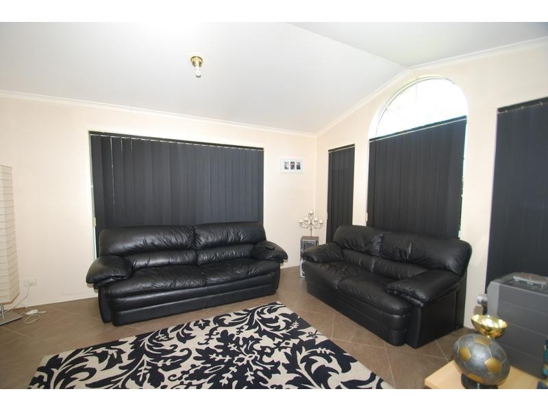 Hoxton Park NSW 2171