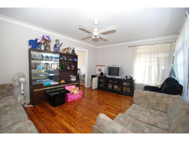 77 Medley Ave, Liverpool NSW 2170