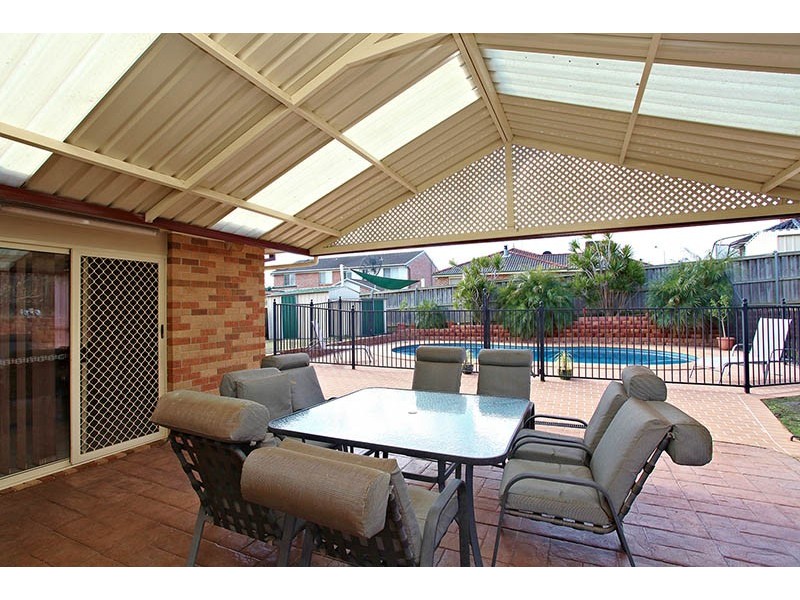 21 Whitsunday Cct, Green Valley NSW 2168