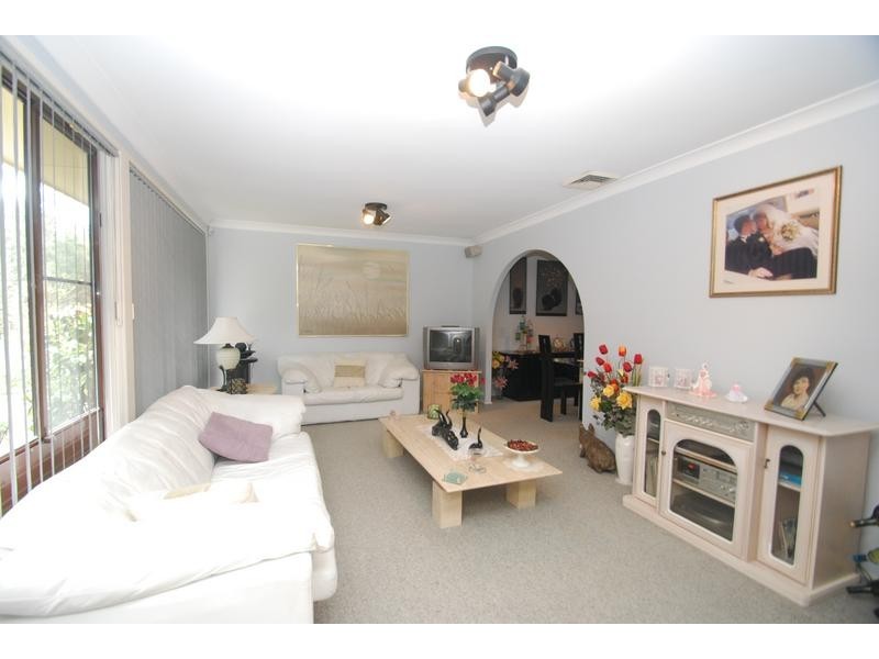 Edensor Park NSW 2176