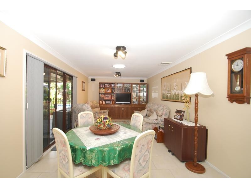 Edensor Park NSW 2176