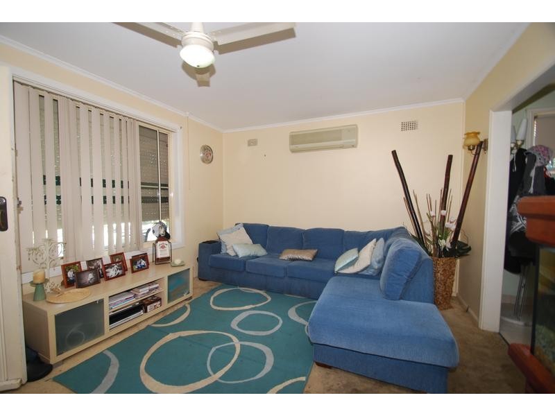 46 Morison Drive, Lurnea NSW 2170