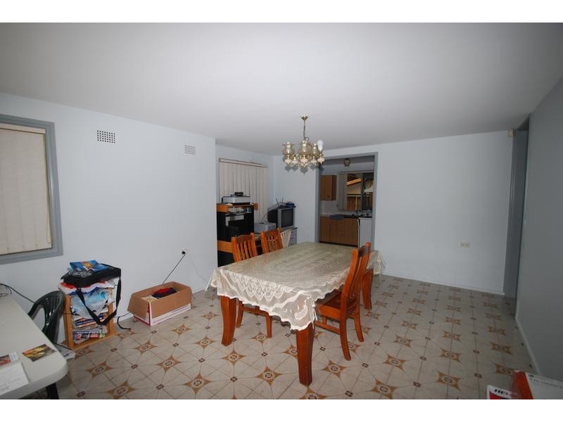 Flat/11 Palisade Crescent, Bonnyrigg NSW 2177