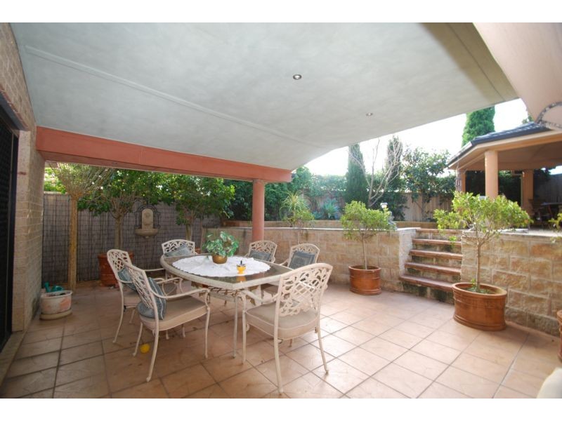 15 Barcelona Drive, Prestons NSW 2170