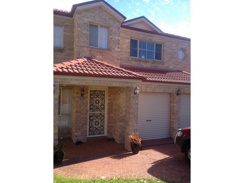 76 Harraden Drive, West Hoxton NSW 2171