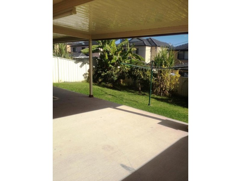 76 Harraden Drive, West Hoxton NSW 2171