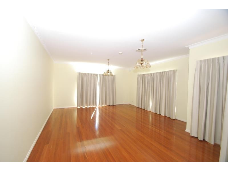 Edensor Park NSW 2176