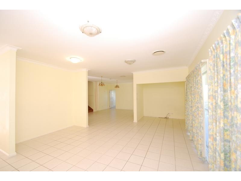 Edensor Park NSW 2176