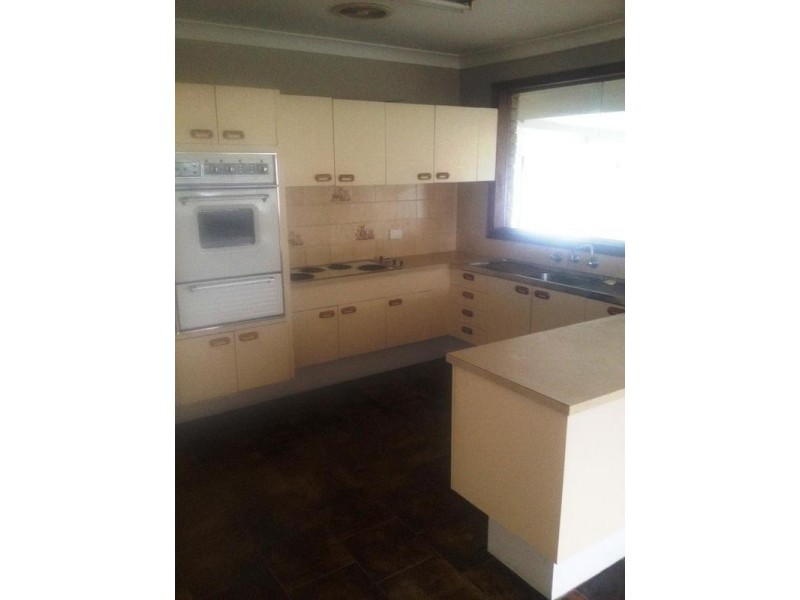 82 Watts Rd, Kemps Creek NSW 2178