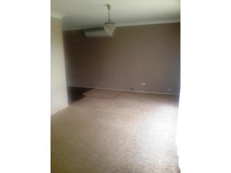 82 Watts Rd, Kemps Creek NSW 2178