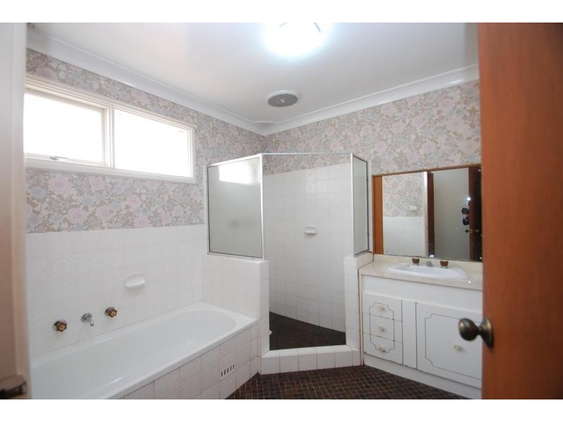 Lurnea NSW 2170
