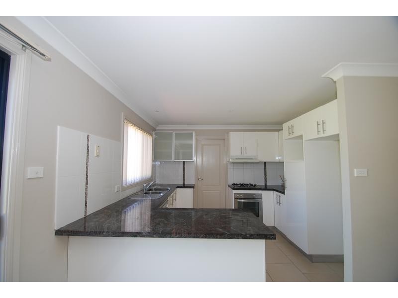 16 Atlanta Place, Casula NSW 2170