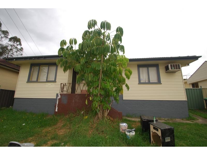 10 Lyndley Street, Busby NSW 2168