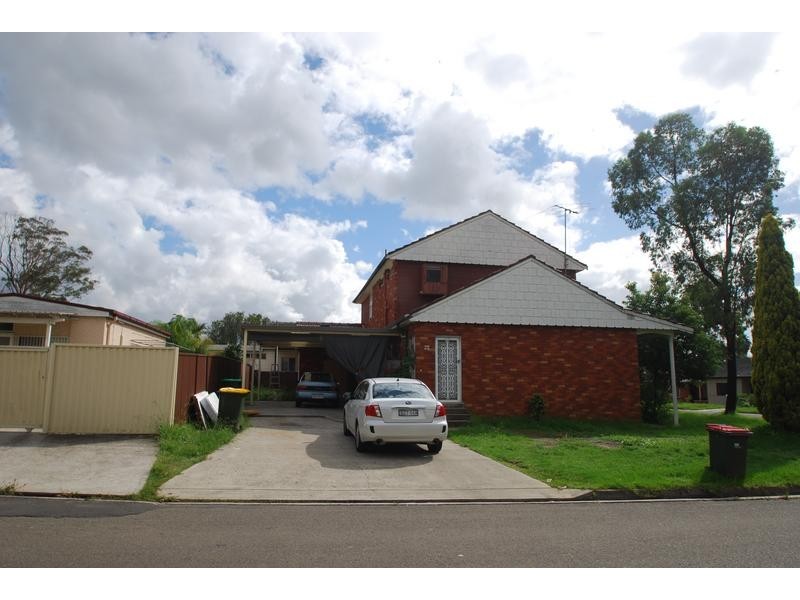 22 Smith Crescent, Liverpool NSW 2170