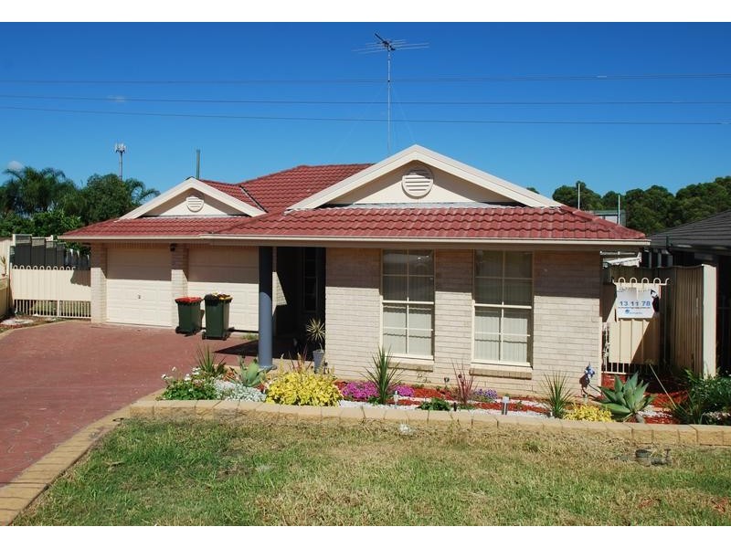 22 Whitsunday Cct, Green Valley NSW 2168