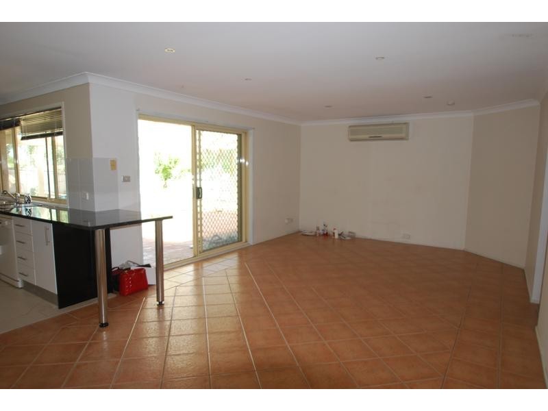 22 Whitsunday Cct, Green Valley NSW 2168