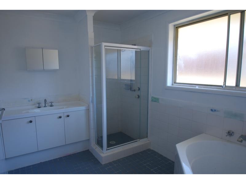 22 Whitsunday Cct, Green Valley NSW 2168