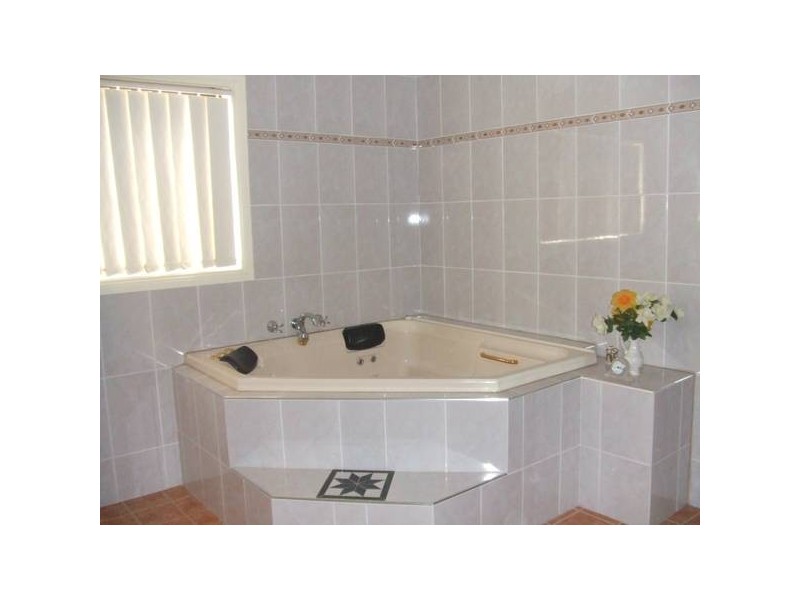 West Hoxton NSW 2171