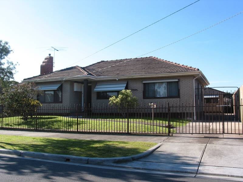 4 Seaholme Avenue, Altona VIC 3018