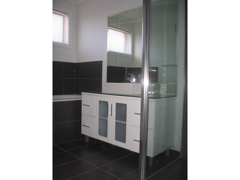 1/119 Railway Street, Altona VIC 3018