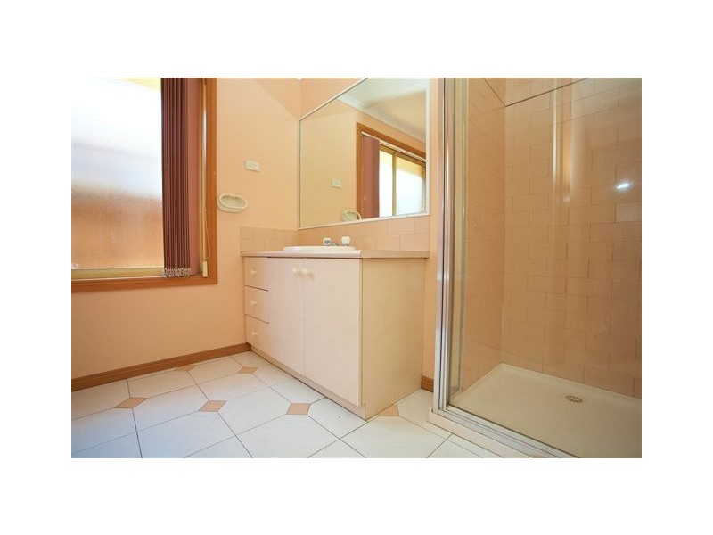 9 Hyde Court, Altona Meadows VIC 3028