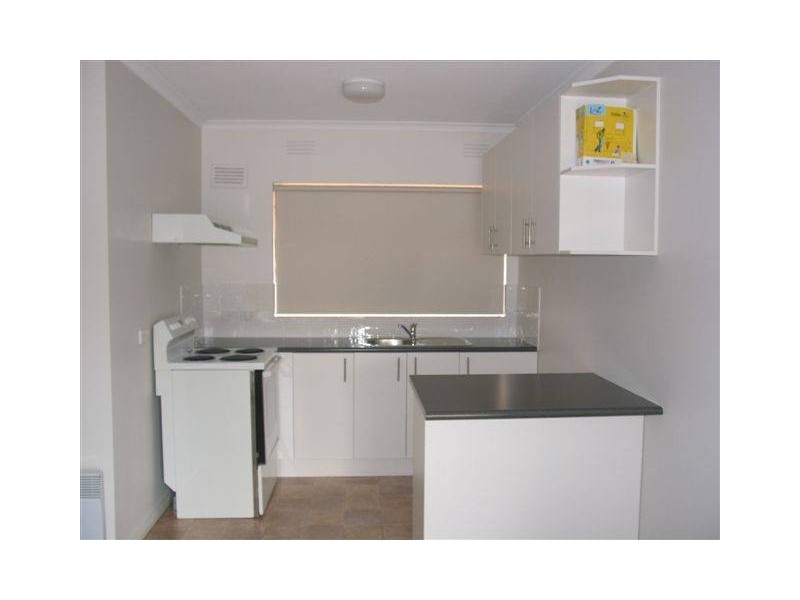 2/70 Queen Street, Altona VIC 3018