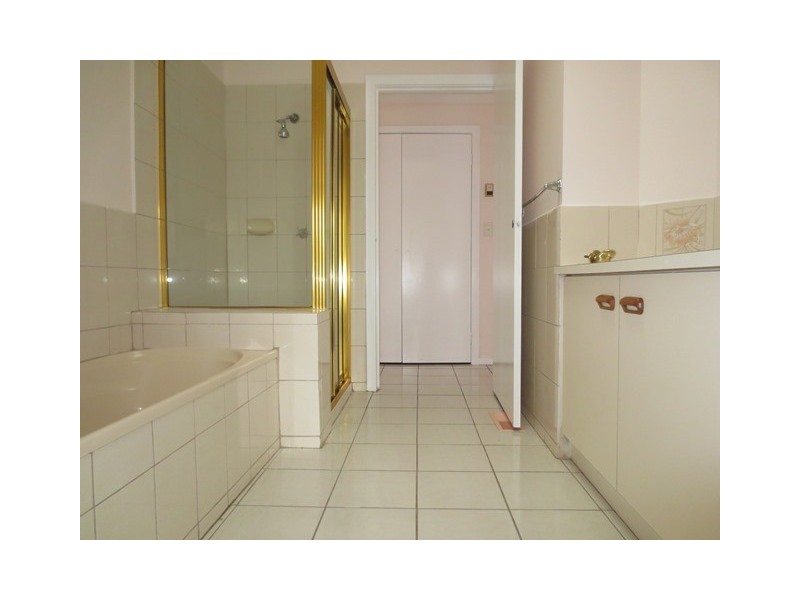 1/12 Civic Parade, Altona VIC 3018