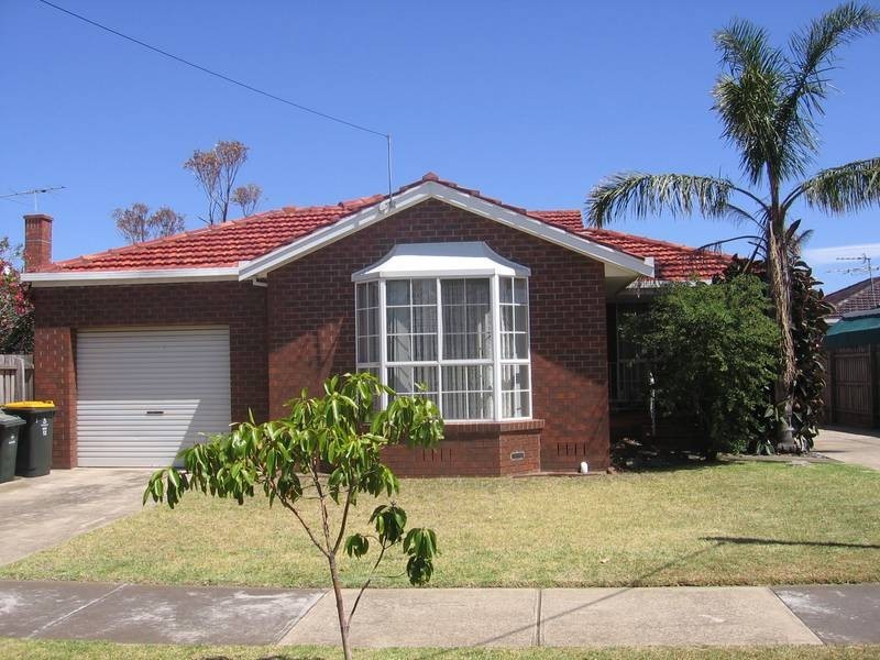 1/12 Civic Parade, Altona VIC 3018