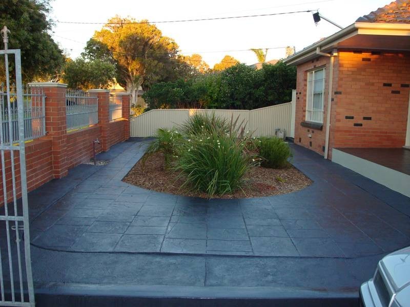11 Stapley Cres, Altona North VIC 3025