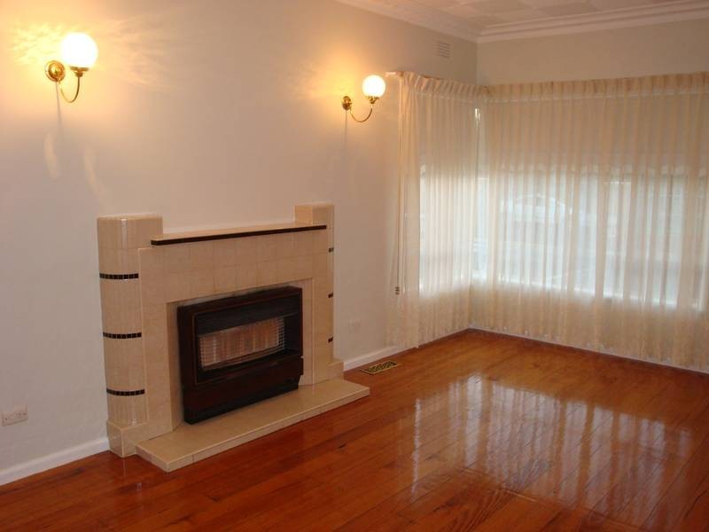 11 Stapley Cres, Altona North VIC 3025