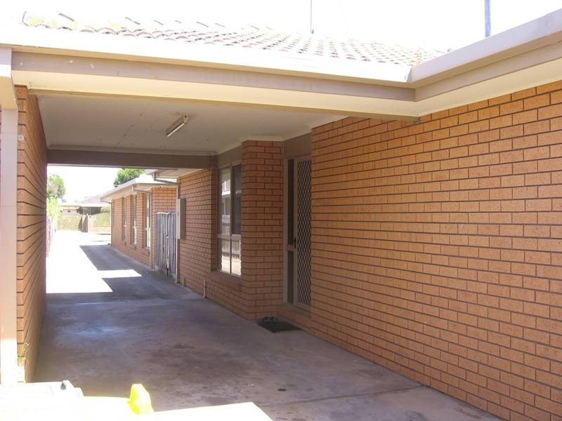 2/13 Hook Street, Altona Meadows VIC 3028