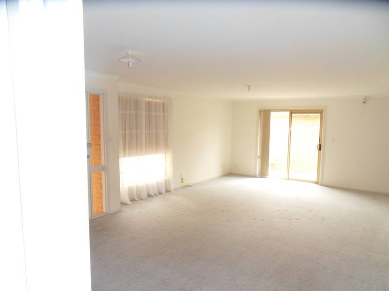 2/13 Hook Street, Altona Meadows VIC 3028