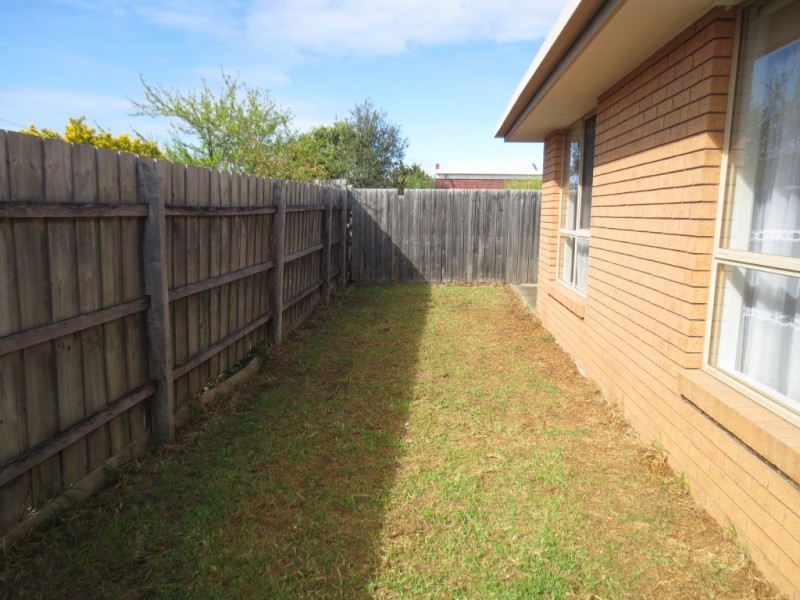 2/13 Hook Street, Altona Meadows VIC 3028