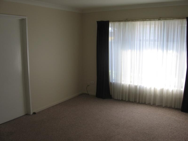 2/233 Esplanade, Altona VIC 3018