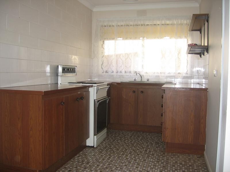 2/233 Esplanade, Altona VIC 3018