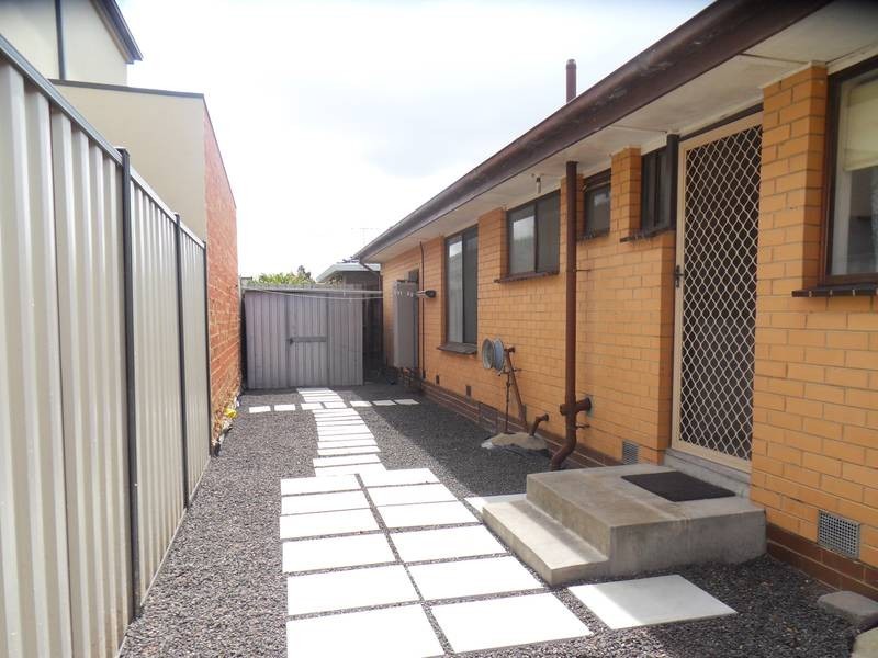 2/233 Esplanade, Altona VIC 3018